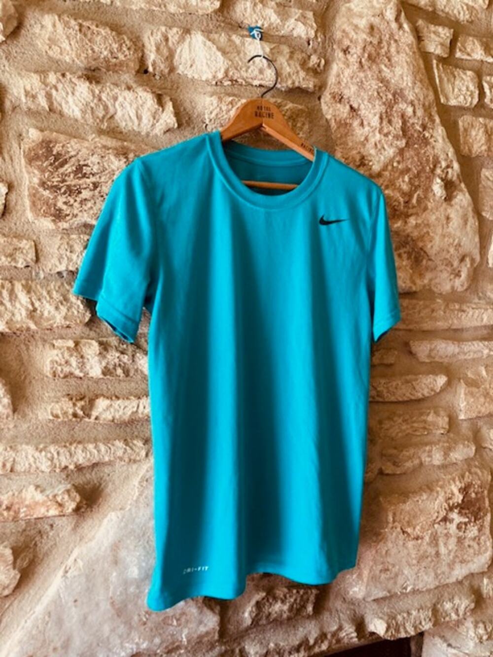 Nike Dri-FIT Men's Turquoise Blue Performance Athletic Training Shirt - Small